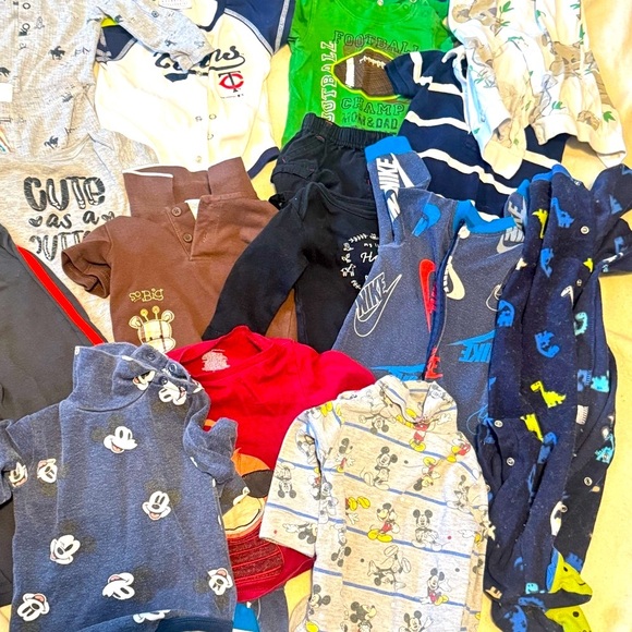 Bundle of shirt, short, onsie 27 boys' clothing 6-9 months for infants/baby - Picture 5 of 12